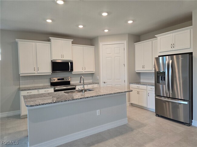 Building Photo - 1224 Mariners Vw Ter