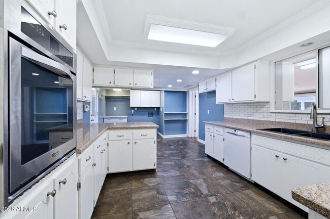 Building Photo - 7750 N 17th Dr