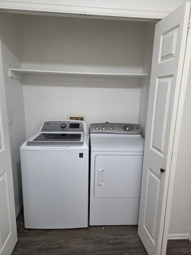 Building Photo - 1338 S Danube Ct