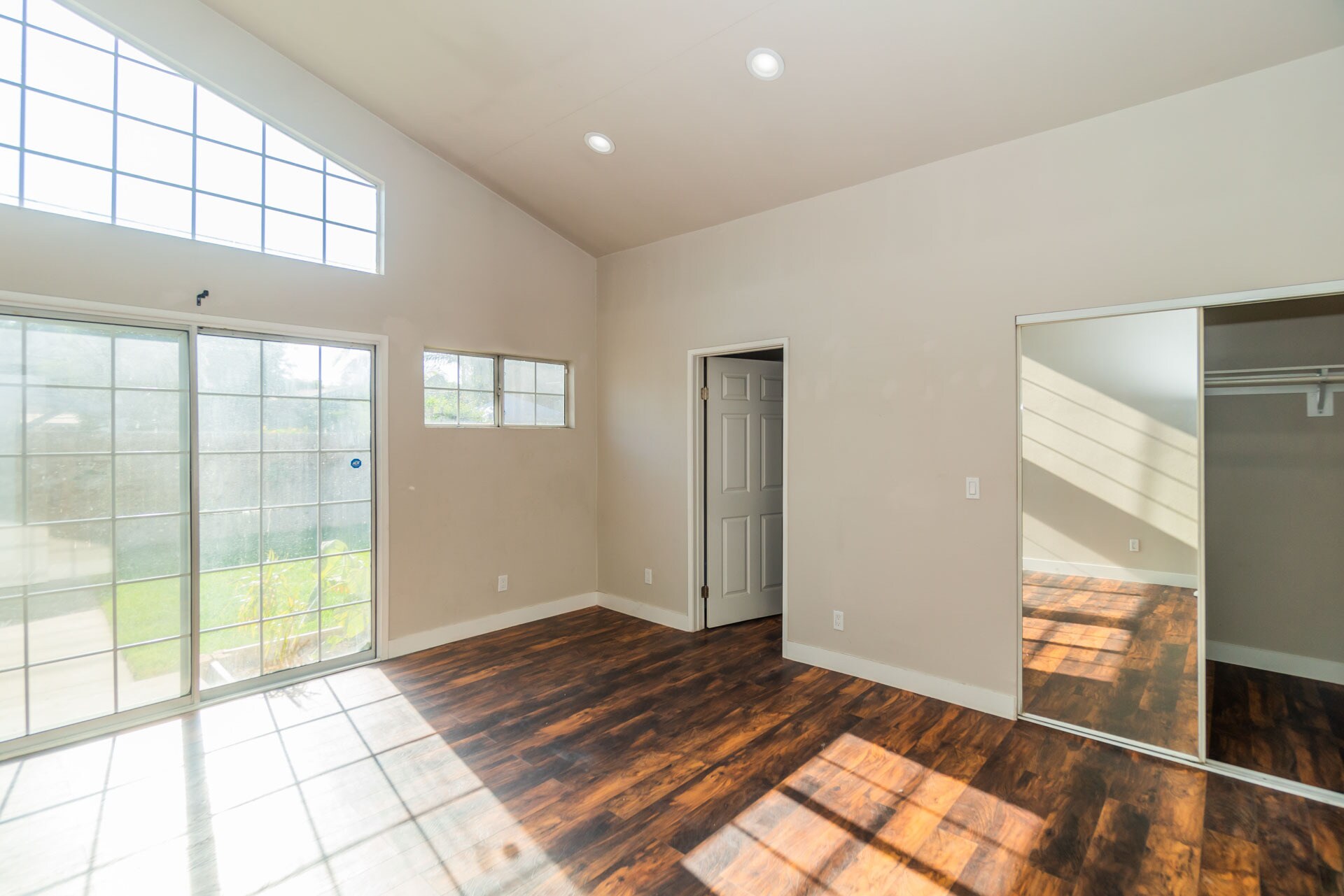 Master Bedroom - 2801 Daisy Ave