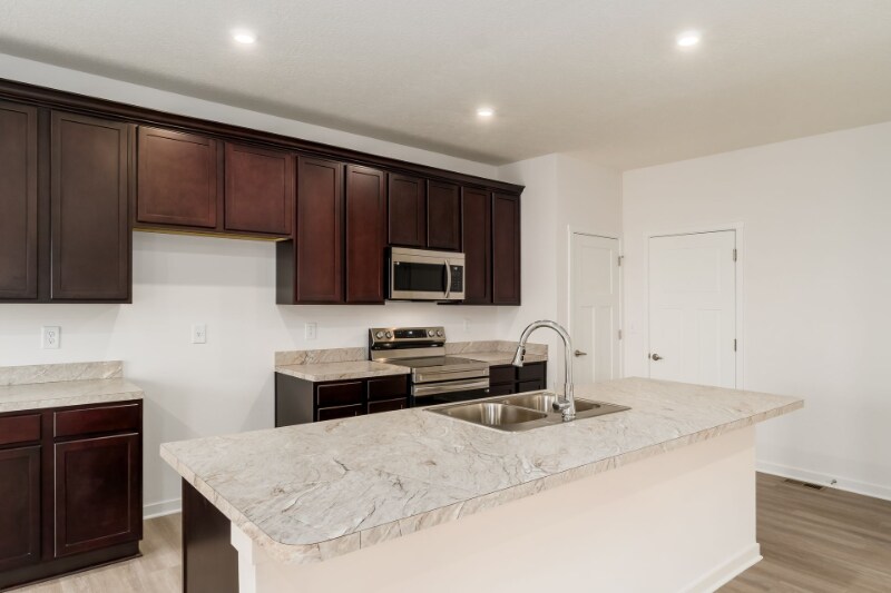 Building Photo - 2816 Horsham Dr