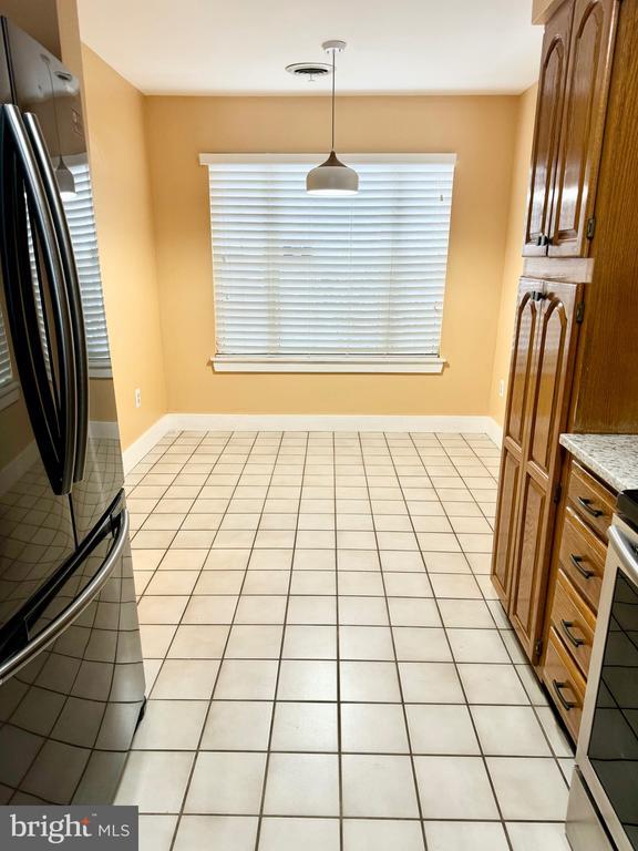 Building Photo - 101 Sarahs Ln