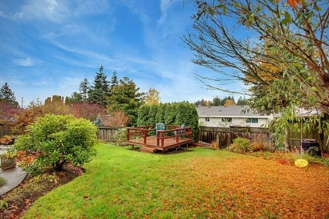 Building Photo - 7023 40th Ave NE
