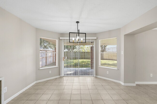 Building Photo - 21619 Knightsbrook Ln