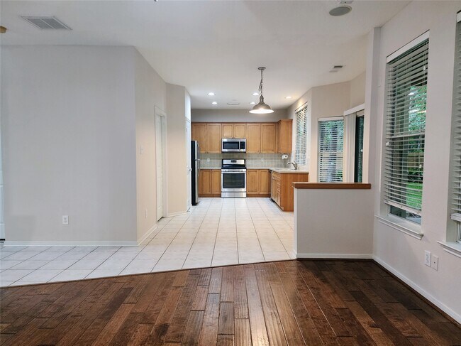 Building Photo - 11 Cider Mill Ct