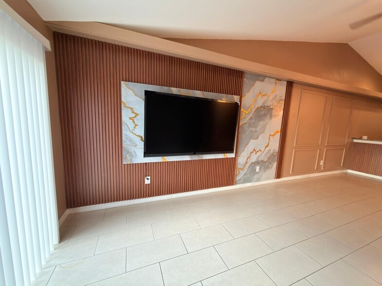 Building Photo - 4124 Skyline Blvd