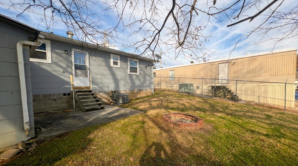 Building Photo - 2904 Patrick Ave