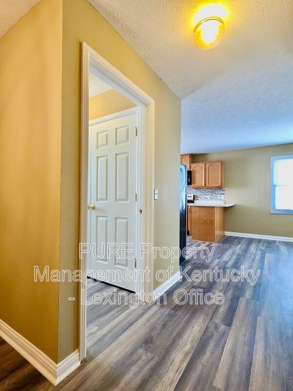Building Photo - 1322 Lancaster Rd