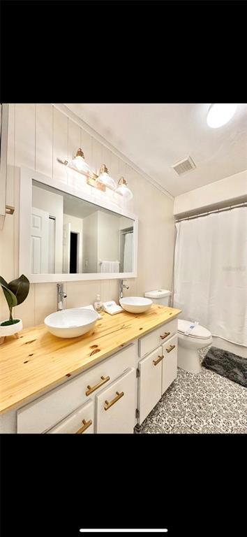 Building Photo - 611 S Seneca Blvd