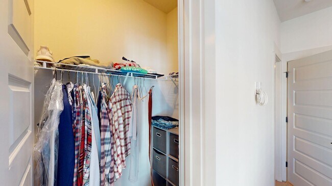 Building Photo - 1025 Wesley Terrace Ave - Elevated townhome living in the heart of Wesley Heights / FreeMoreWest