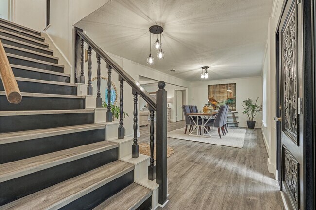 Building Photo - 6214 Fawnwood Dr