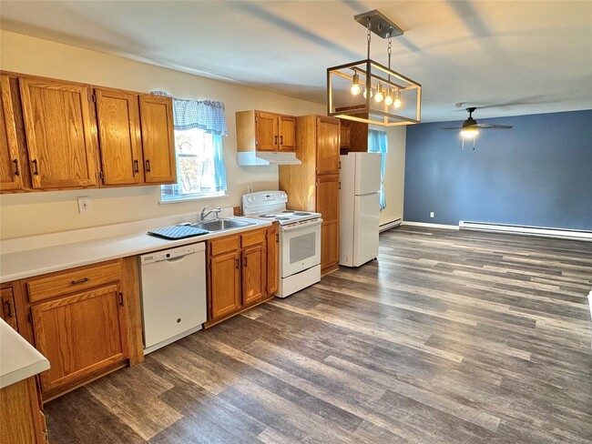Building Photo - 530 NY-164