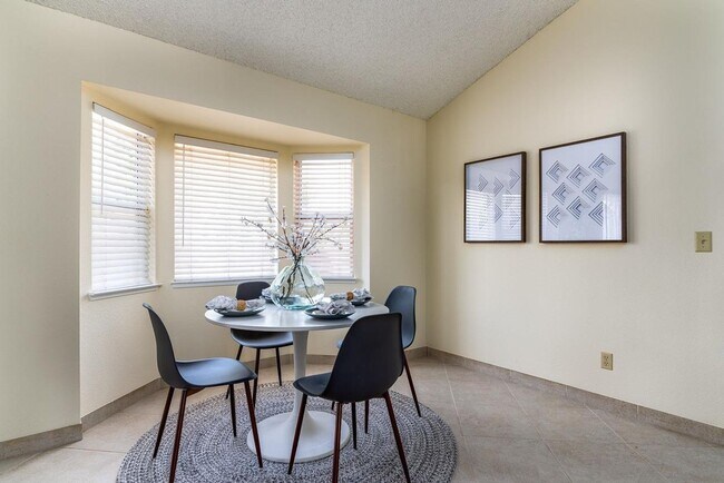 Building Photo - Beautiful 3 bedroom home in Clovis!