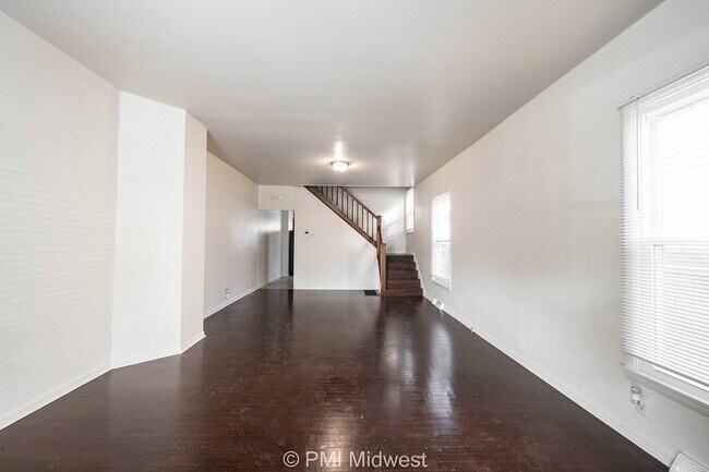 Building Photo - "Charming 2-Bedroom Duplex with Hardwood Floors in Indianapolis - Perfect Rental Opportunity!"