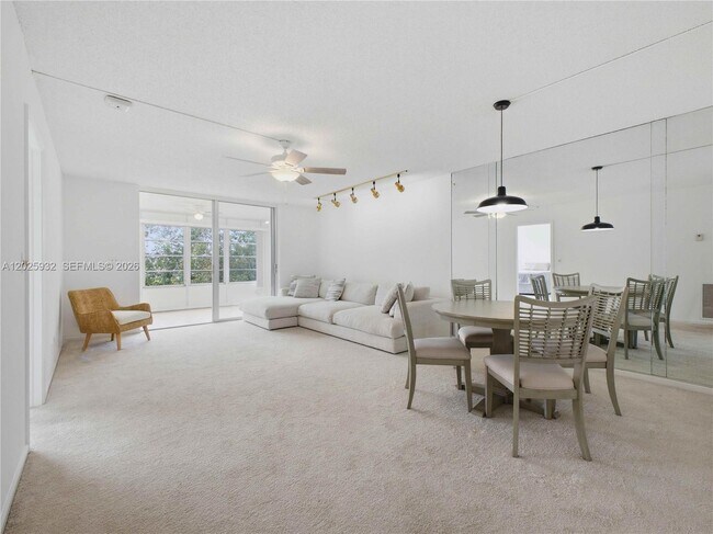 Building Photo - 14623 Bonaire Blvd