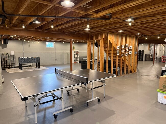 Building Photo - 49 Orris Ave