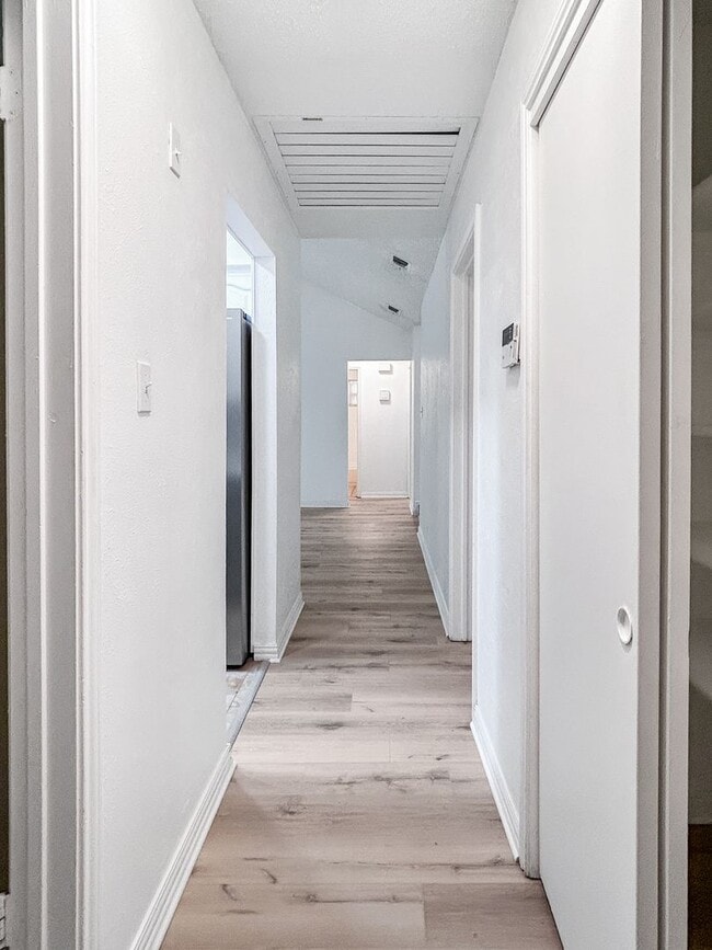 Building Photo - Inviting Northwest San Antonio Home - Fireplace, Office Flex, & Mature Trees