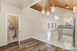 Building Photo - 202 Helena St