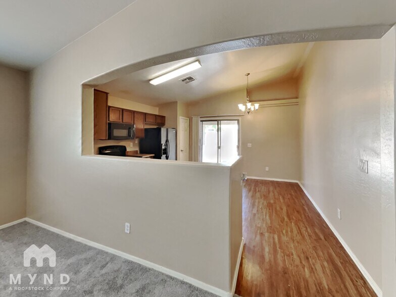 Building Photo - 36590 W San Clemente St