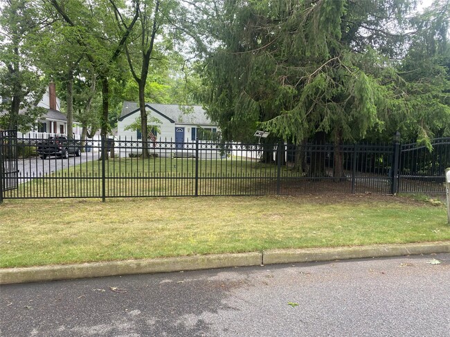 Building Photo - 36 Dillmont Dr