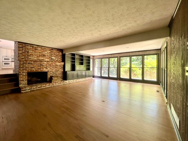 Building Photo - 5599 Bend Creek Rd