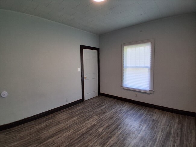 Building Photo - 501  Avenue-B