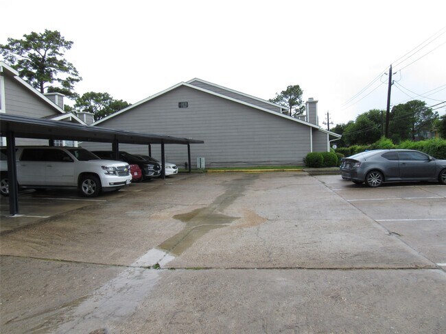Building Photo - 12109 Sandpiper Dr
