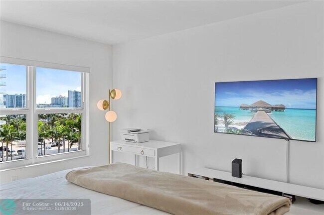 Building Photo - 3850 Galt Ocean Dr
