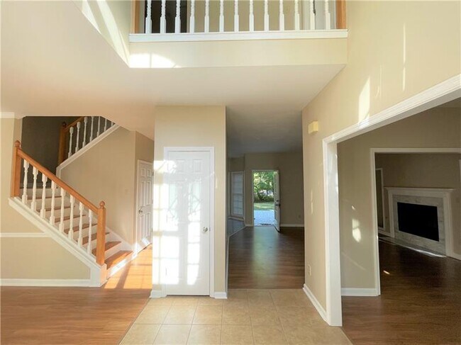 Building Photo - 10730 Pinewalk Forest Cir