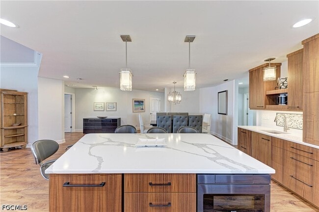 Building Photo - 14813 Laguna Dr