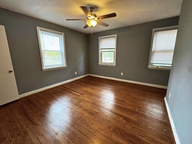 Building Photo - Welcome to your new 2 level TH style apartment home