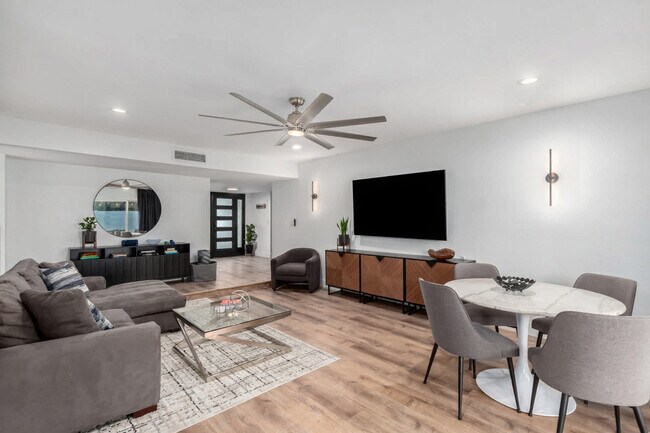 Building Photo - 7730 E Buena Terra Way