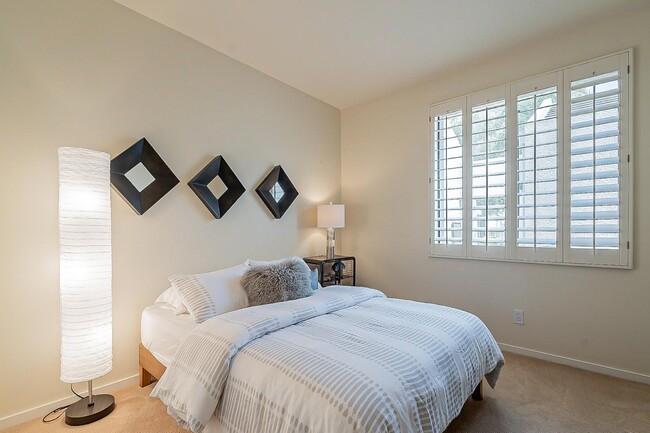 Building Photo - 7700 E Gainey Ranch Rd