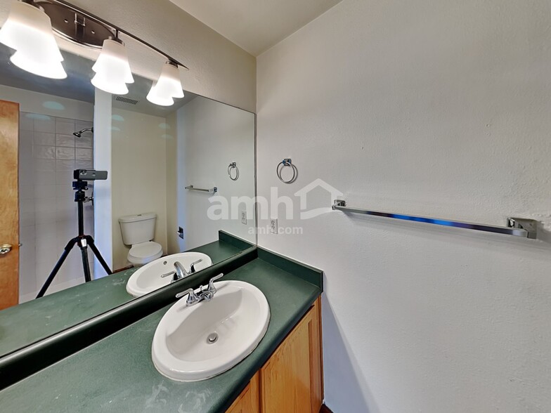 Building Photo - 4077 Ensenada St