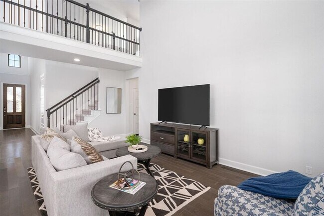 Building Photo - 9600 Acorn Ln