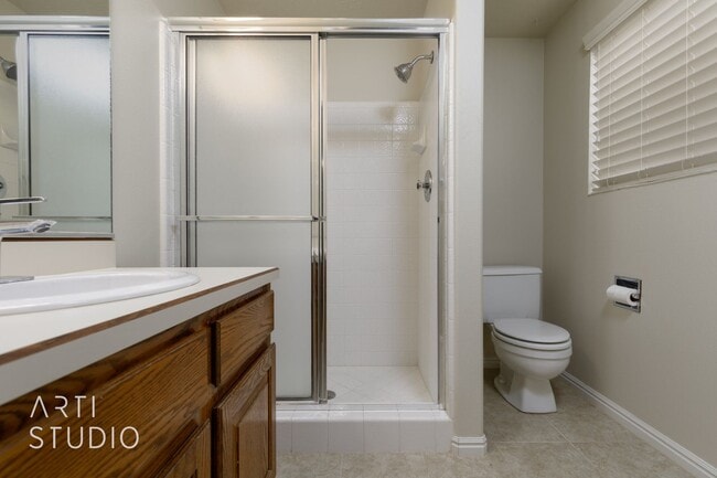 Building Photo - 4 Bedroom 2.5 Bath Home in Creekside Village