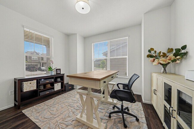 Building Photo - Beautiful spacious four bedroom house!