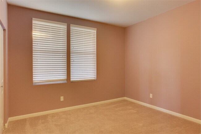 Building Photo - 1653 Arbor Knot Dr