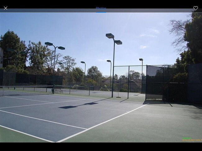 Building Photo - "Charming La Jolla Retreat: Cozy 2-Bedroom...