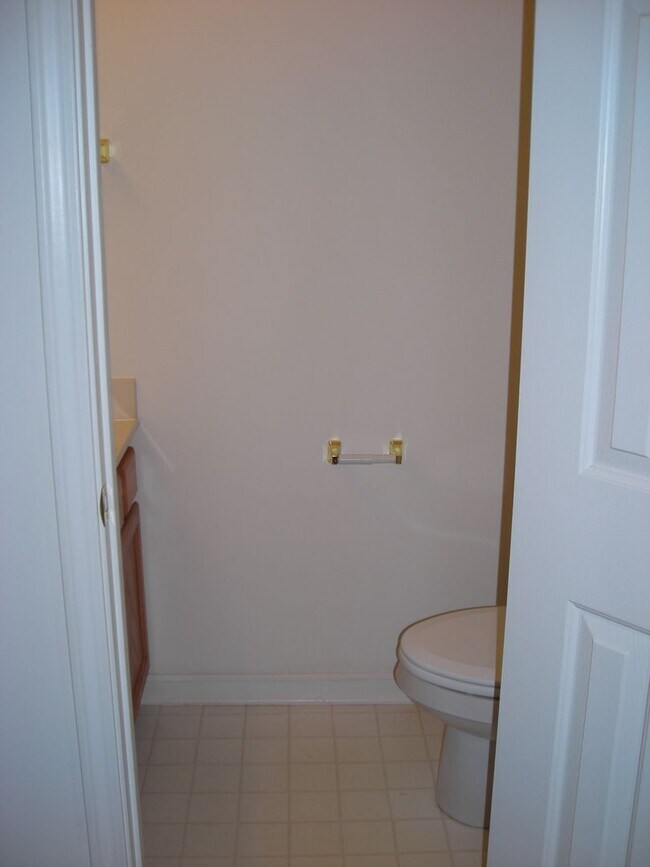 Building Photo - 131 Springwood Ln