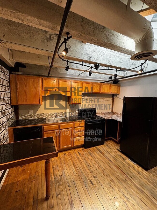 Building Photo - 201 Lamkin St