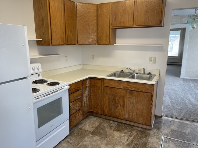 Kitchen View - 614 W Spofford Ave