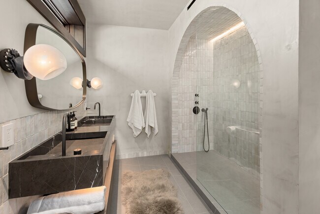 Building Photo - 120 Juan St