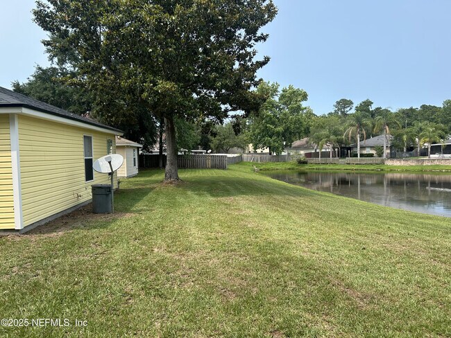 Building Photo - 13555 Ashford Wood Ct W