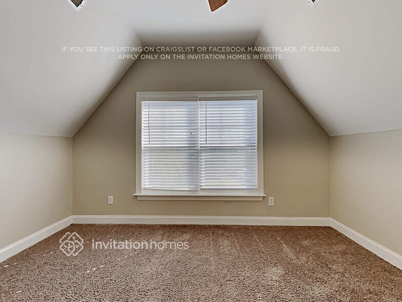 Building Photo - 8426 Fairlight Dr