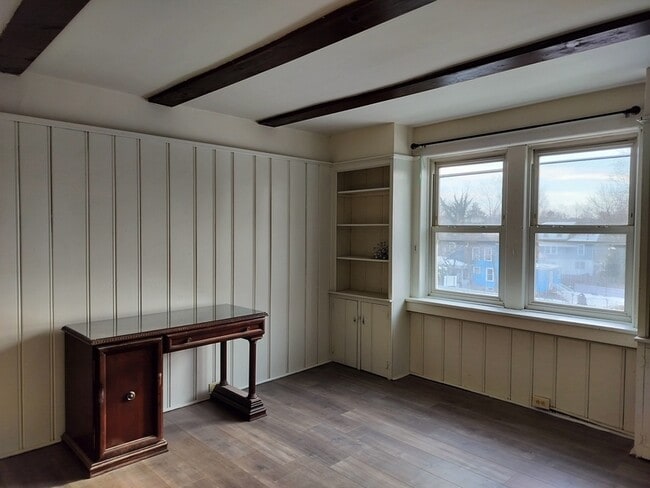 Building Photo - 32 Newell Ave