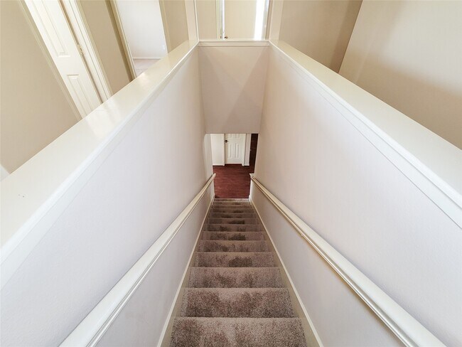 Building Photo - 19718 Byron Meadows Dr