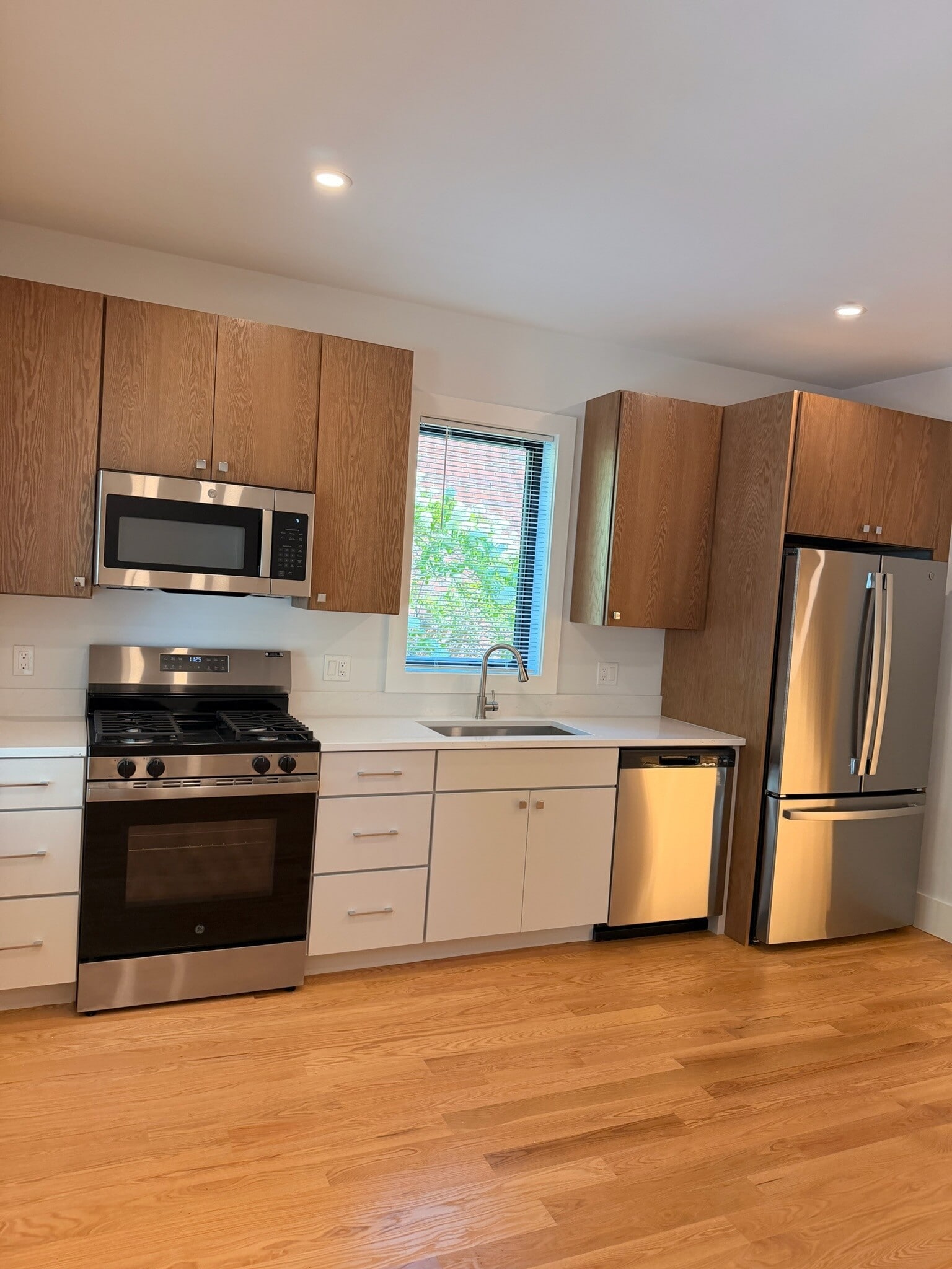 Building Photo - 27 Greycliff Rd