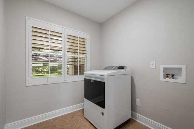 Building Photo - Renovated Winter Park 32789 Home for Lease