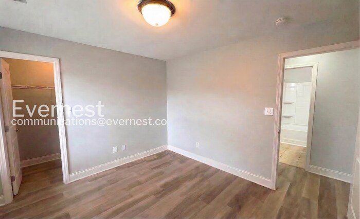 Building Photo - 24663 Rolling Vista Dr